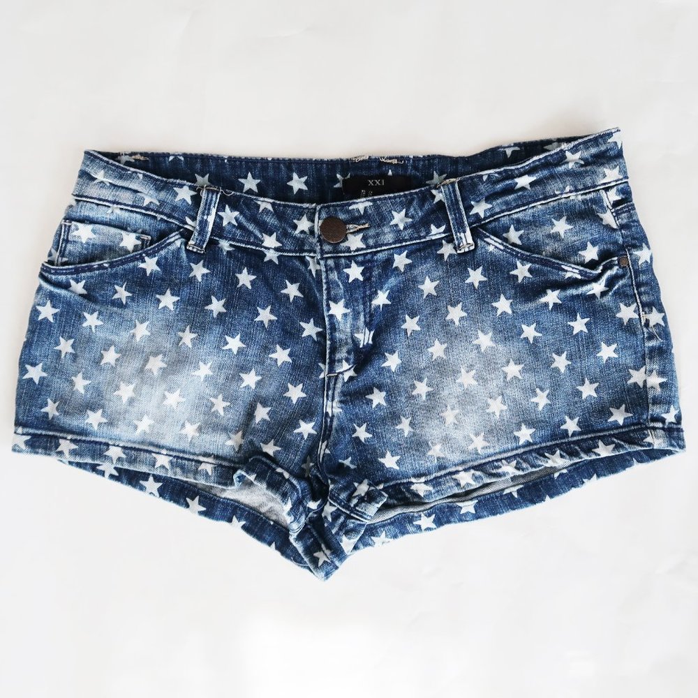 SOLD | Forever 21 Light Wash Stars Jean Shorts